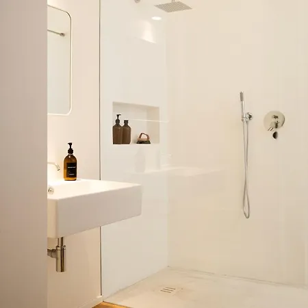 Design Loft In The Heart Of -bright For 4 *