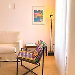 Design Loft In The Heart Of -bright For 4 شقة *