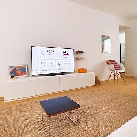 Design Loft In The Heart Of -bright For 4 شقة أولبيا