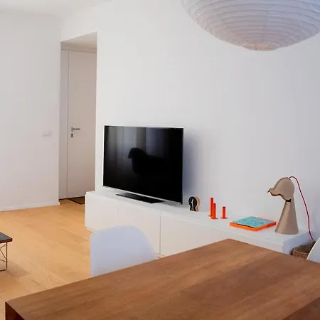 شقة Design Loft In The Heart Of -bright For 4 *