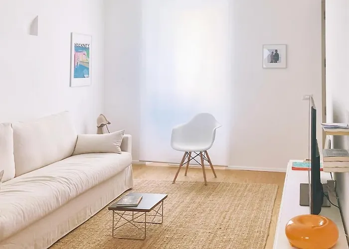 Design Loft In The Heart Of -bright For 4 Apartment Olbia